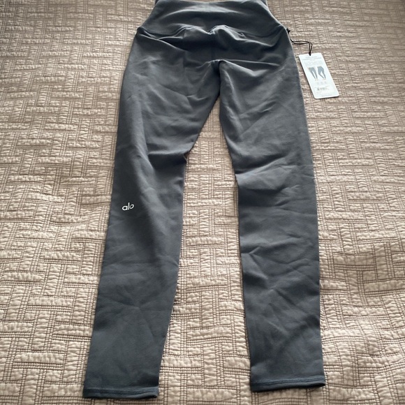 Alo Yoga High-Waist Leggings - Picture 2 of 3